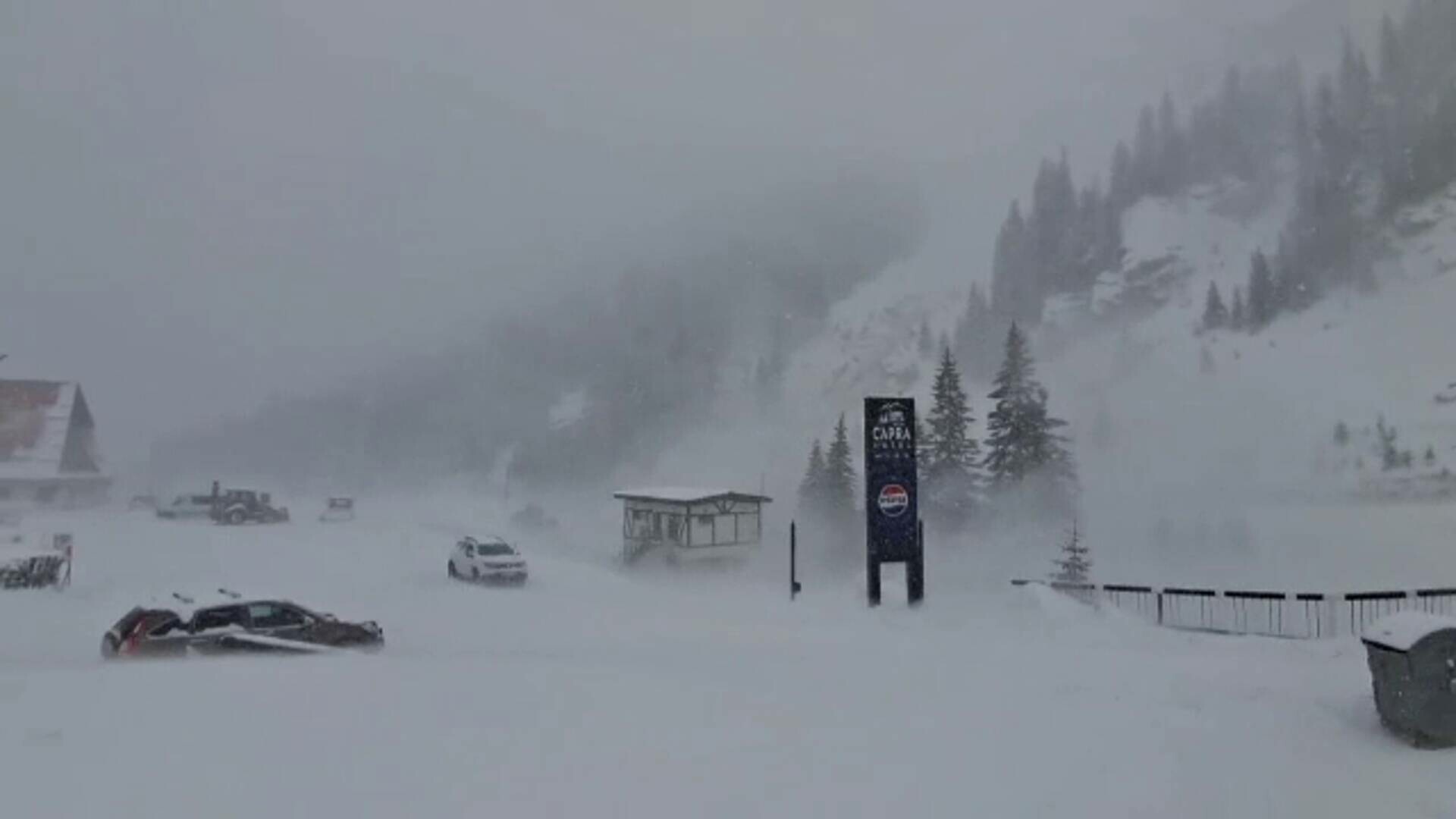Avertizări meteorologice în România: Vânt puternic și ninsoare la munte până vineri