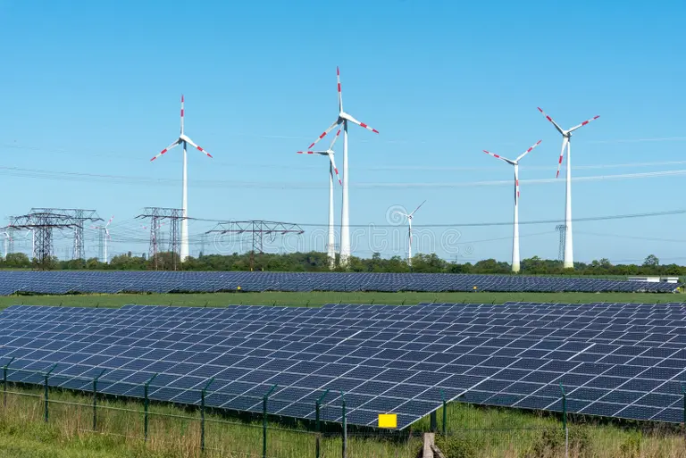 Producția de energie în România este susținută masiv de vânt și soare, în timp ce centralele clasice sunt la minim