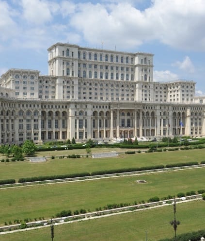 Femeile însărcinate vor avea dreptul de a fi însoțite în timpul travaliului și al nașterii