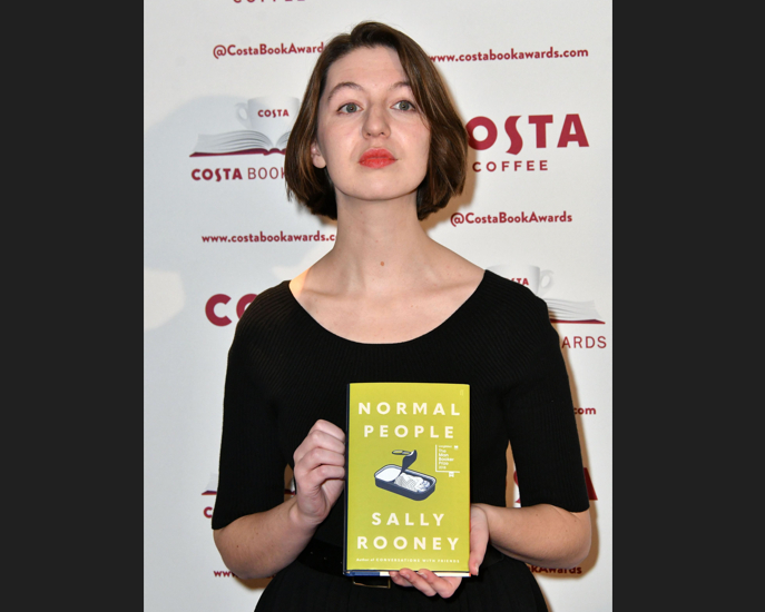 Scriitoarea Sally Rooney nu mai poate vinde cărțile în Regatul Unit din cauza sprijinului pentru o grupă interzisă