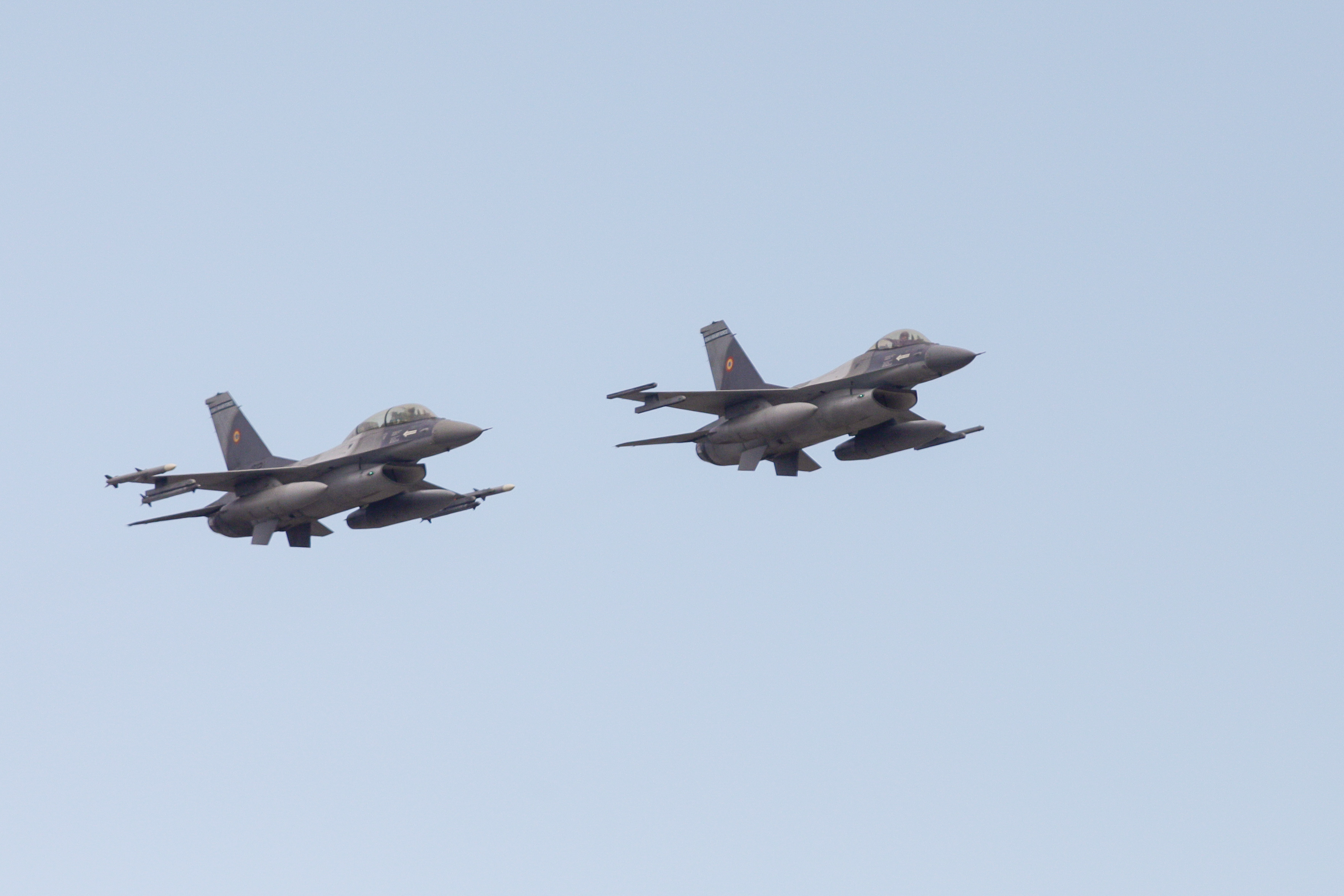 Avioane F-16 mobilizate după detectarea unei ținte aeriene în spațiul aerian român, lângă Insula Șerpilor