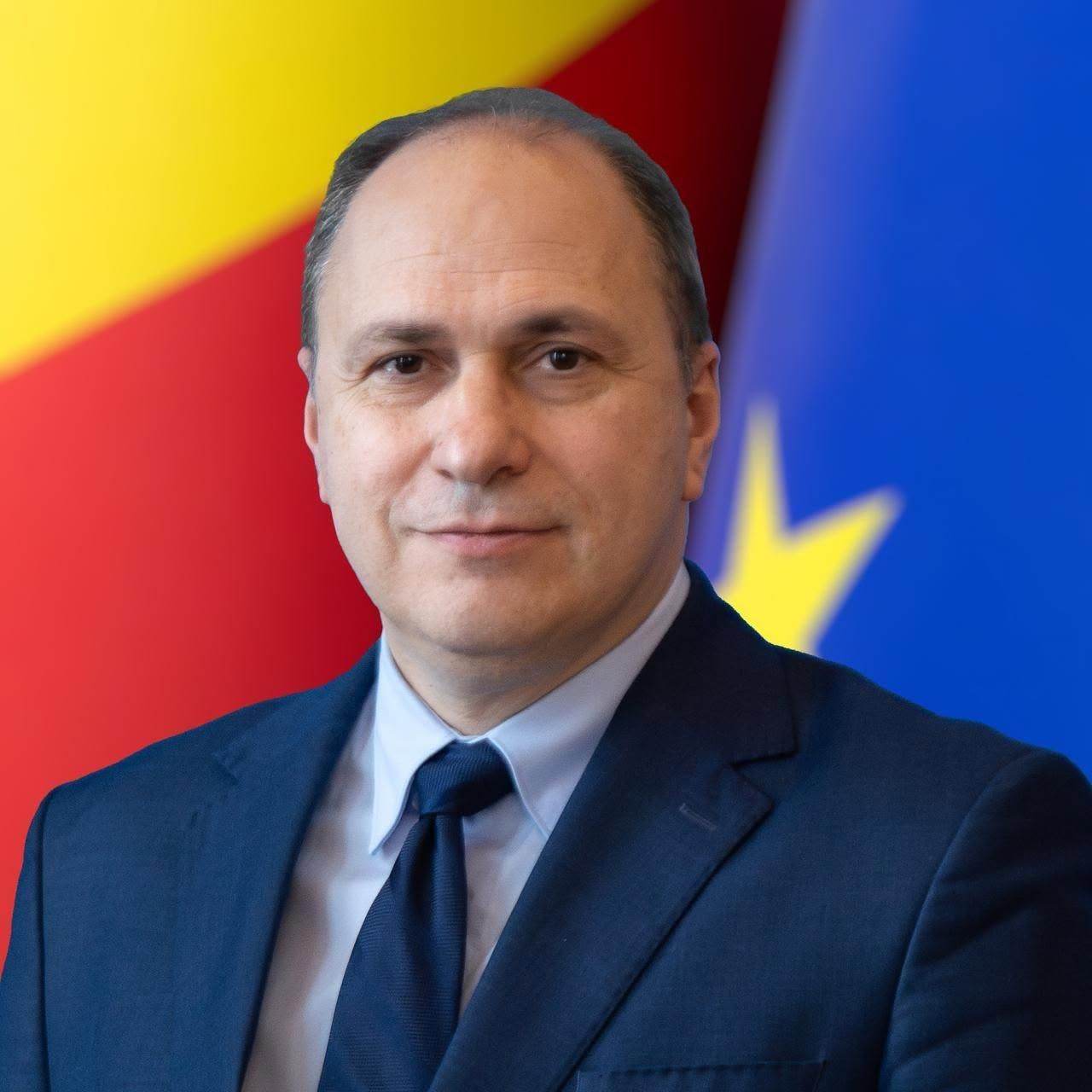 Mihai Dimian propune ca primăriile să gestioneze și să finanțeze bursele sociale pentru elevi