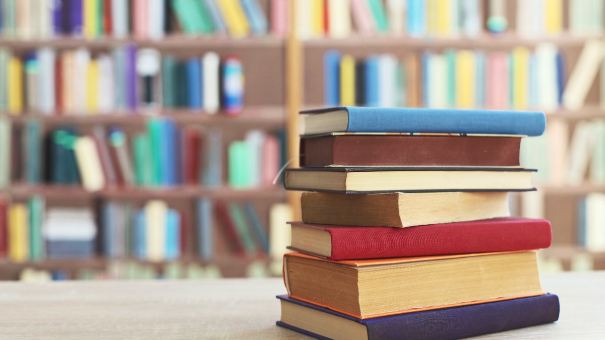 Cărțile autoarei Sally Rooney sunt retrase din librăriile din Marea Britanie
