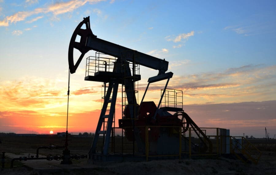 Analiștii avertizează: Prețul petrolului ar putea depăși pragul de 150 de dolari