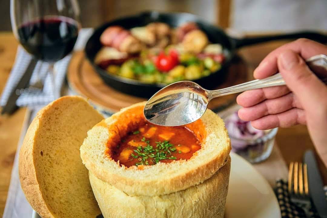 Taste of Transylvania Boutique Festival debutează la Muzeul Satului cu restaurante cu stele Michelin