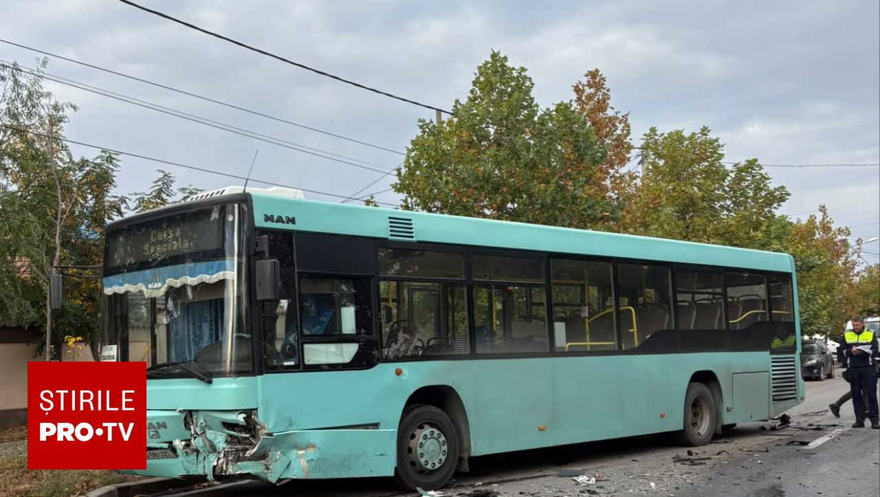 Accident grav în Craiova între un autobuz și un autoturism: a fost activat Planul Roșu de Intervenție