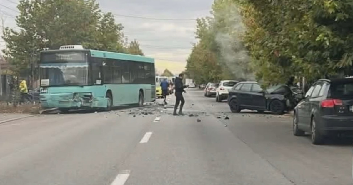 Accident grav în Craiova între un autoturism și un autobuz: a fost activat Planul Roșu de Intervenție