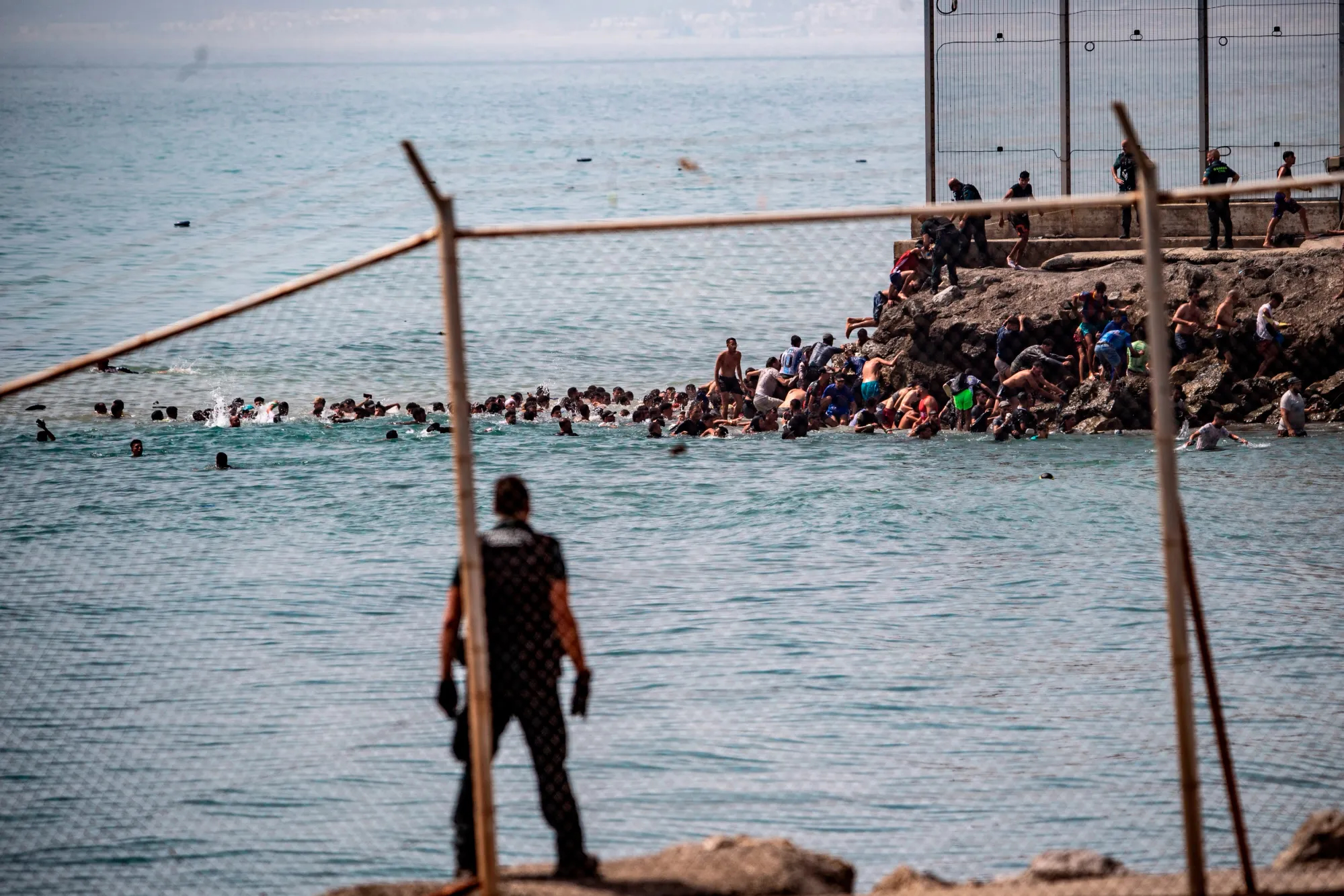 Italia prelungește suspendarea acordului Schengen cu Spania din cauza crizei migranți