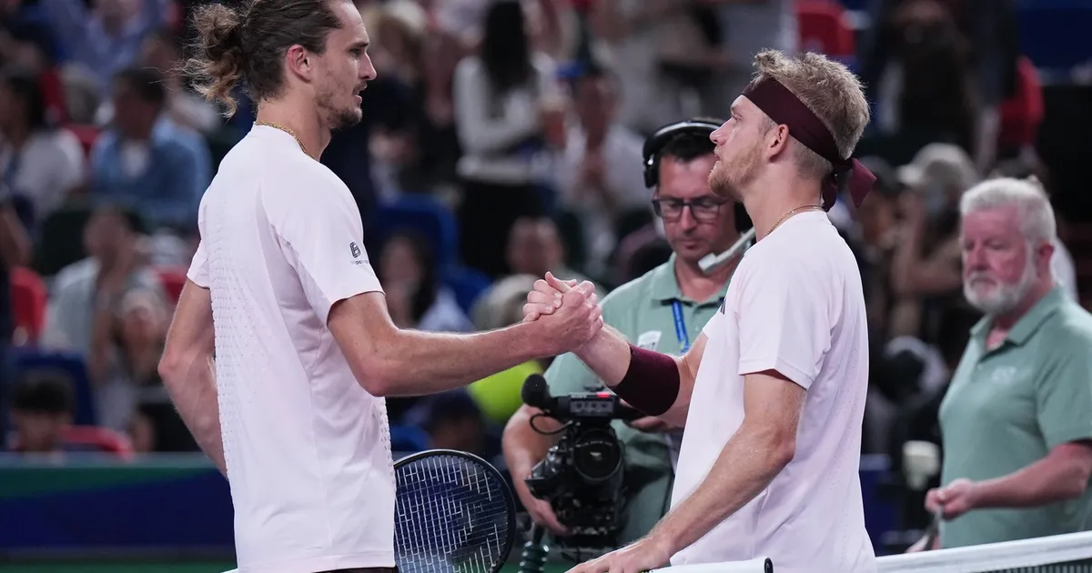 Alexander Zverev a fost eliminat din semifinalele turneului de tenis de la Shanghai