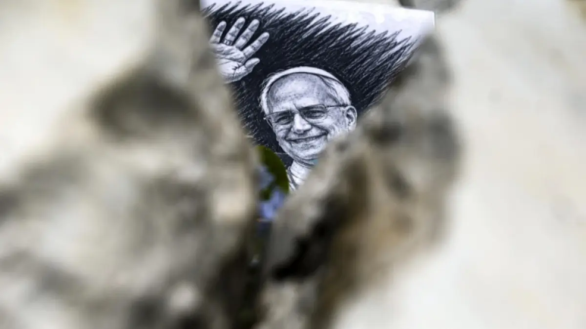 Papa Leon este externat din spitalul Gemelli după o intervenție chirurgicală complexă