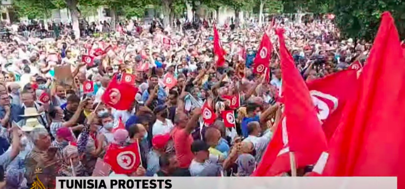 Tunisia: Mii de oameni au protestat în stradă împotriva președintelui Kais Saied