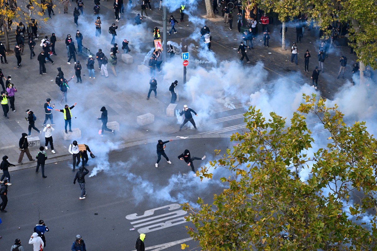 Proteste violente în Franța: zeci de arestări în Paris și Marsilia în cadrul zilei de mobilizare națională