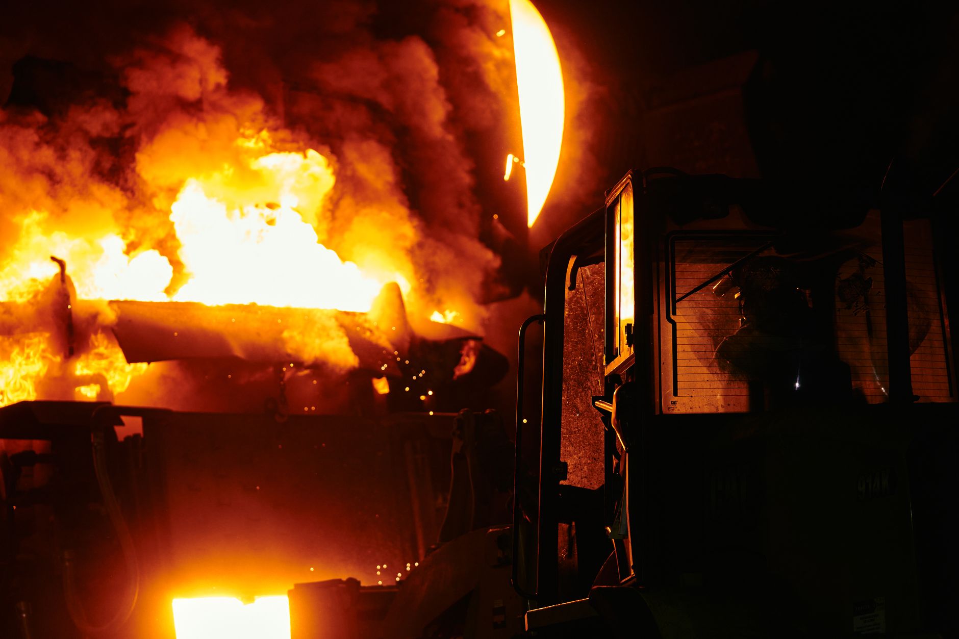 Incendiu la CET 1 din Iași: Flăcările au cuprins o suprafață de 1.000 de metri pătrați într-o hală industrială