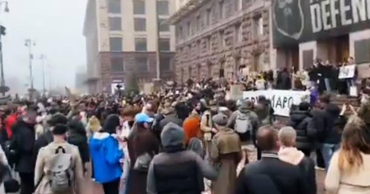 Proteste masive în Kiev: Sute de oameni cer demisia primarului Vitali Klitschko