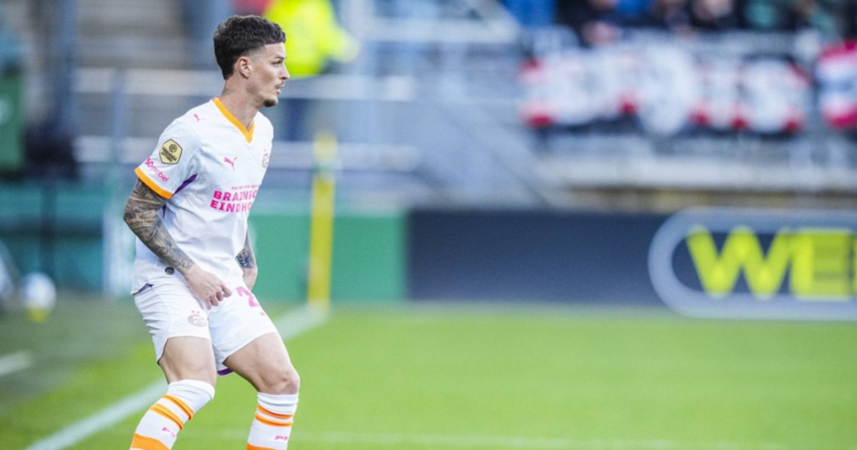 Dennis Man a fost înlocuit la pauză în duelul PSV cu Den Haag, după o prestație slabă