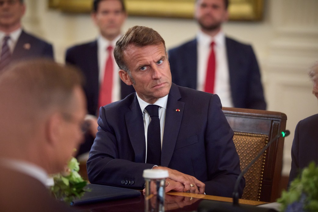 Emmanuel Macron avertizează că violența din timpul manifestațiilor va fi pedepsită sever în Franța