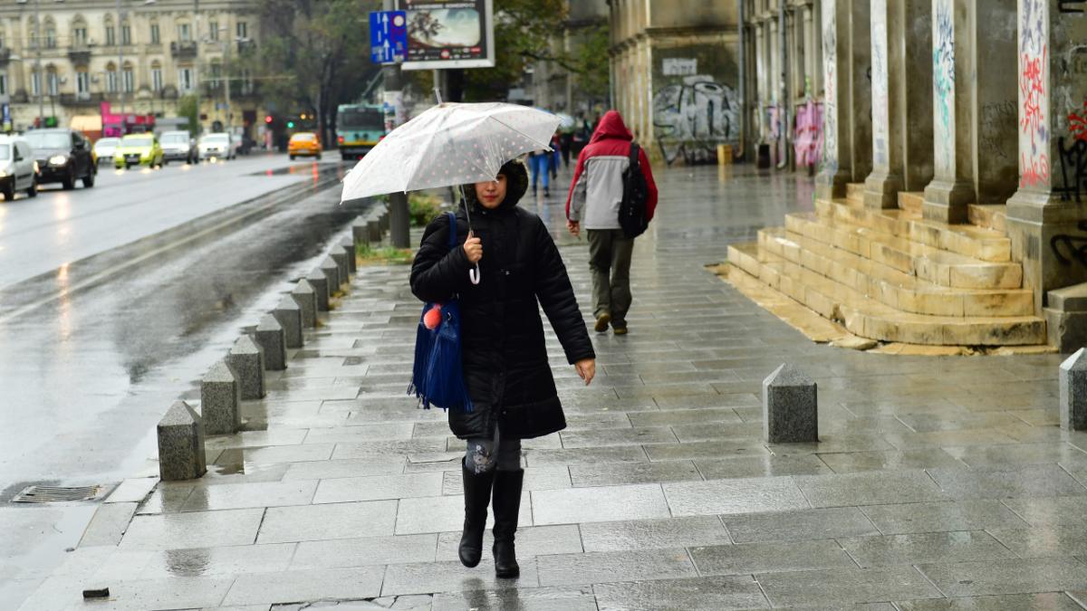 Vremea se schimbă în România: ploi, vânt puternic și ninsori la munte