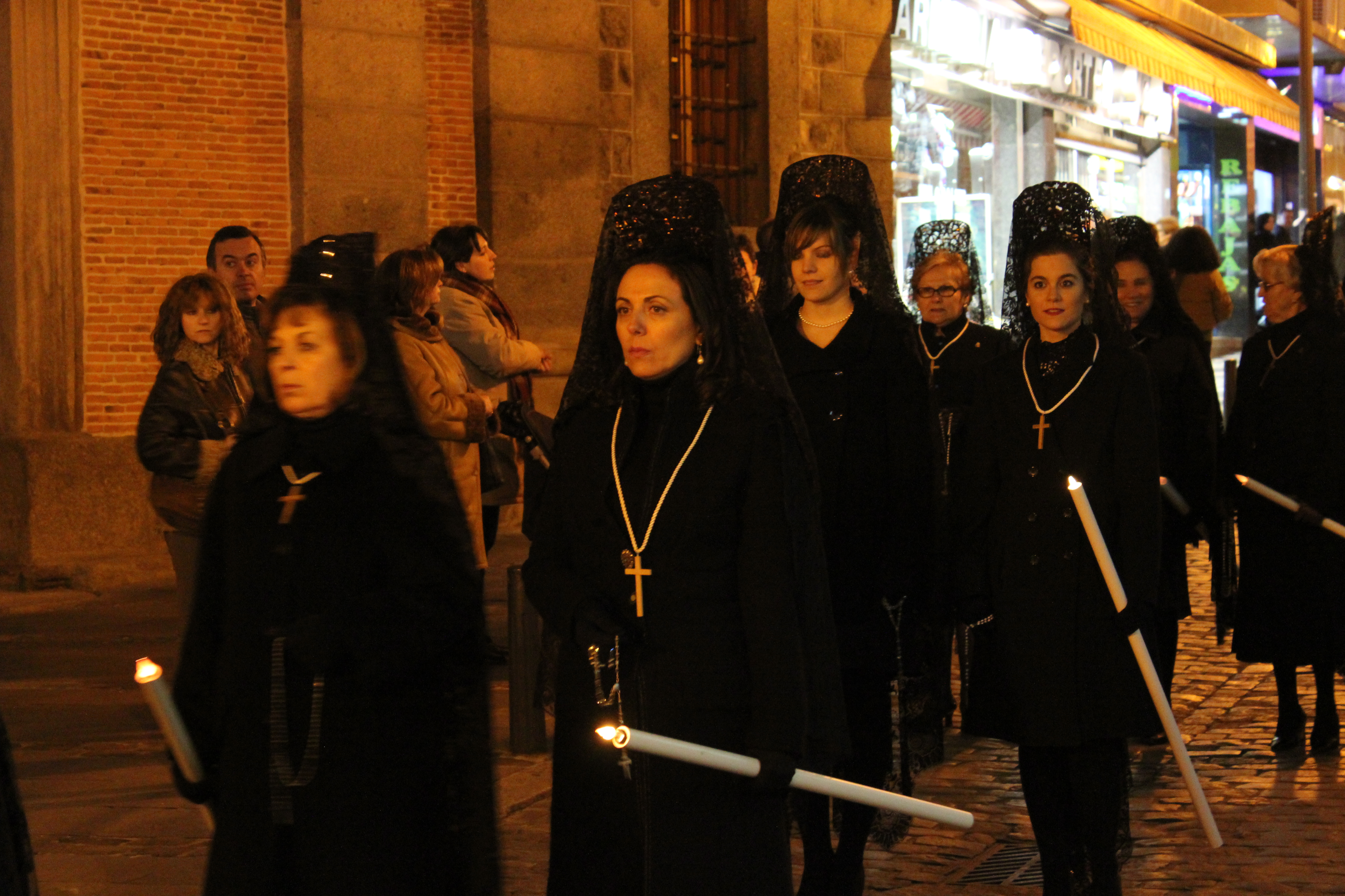 Procesiune religioasă în București cu relicva Sfântului Ioan Paul al II-lea