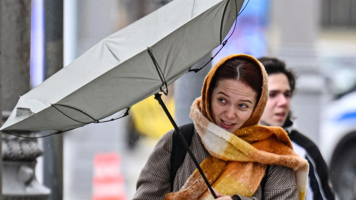 Avertizare meteo pentru mai multe județe din România: Cod galben de vânt puternic