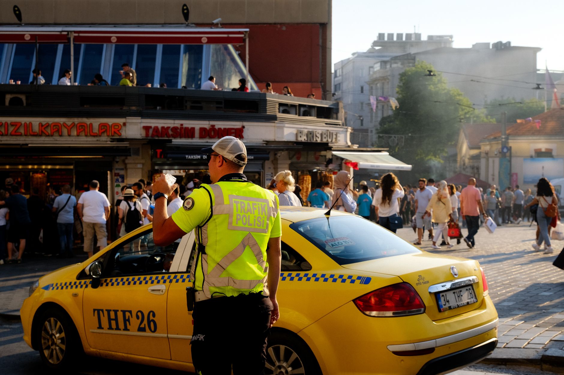Violențe masive în Tirana pentru a șasea zi consecutivă. Premierul Edi Rama refuză să demisioneze