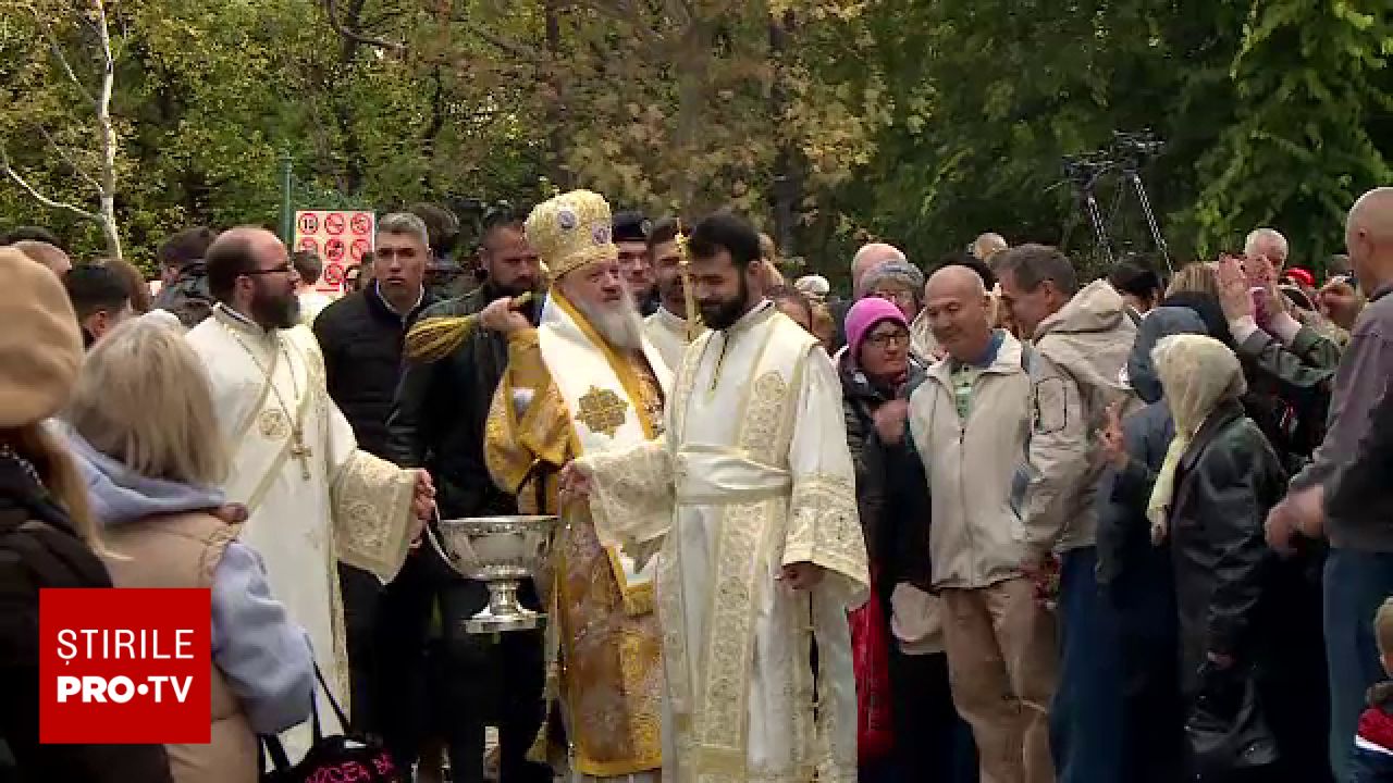 Pelerinajul de Sfântul Dumitru la Catedrala Patriarhală: peste 1.000 de credincioși la cozi