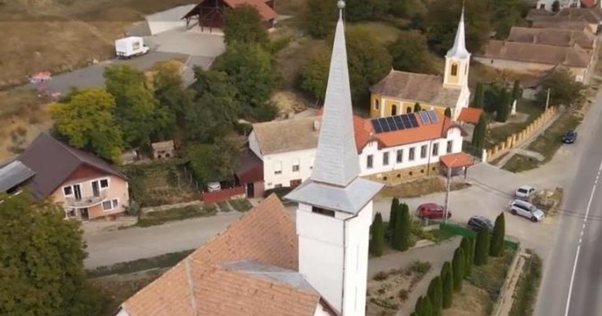 Preot din Mureș, cercetat după ce a încurajat doi copii să se bată într-o tabără creștină