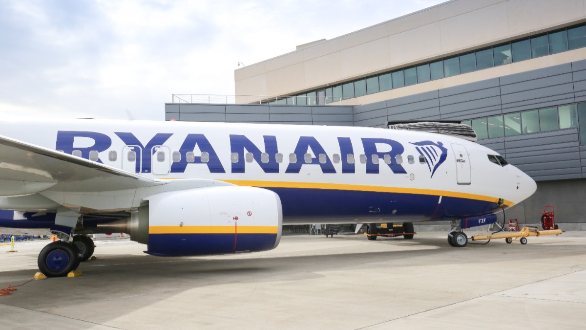 Ryanair restrânge rețeaua de zboruri: 13 aeroporturi europene vor fi afectate în 2026 și 2027