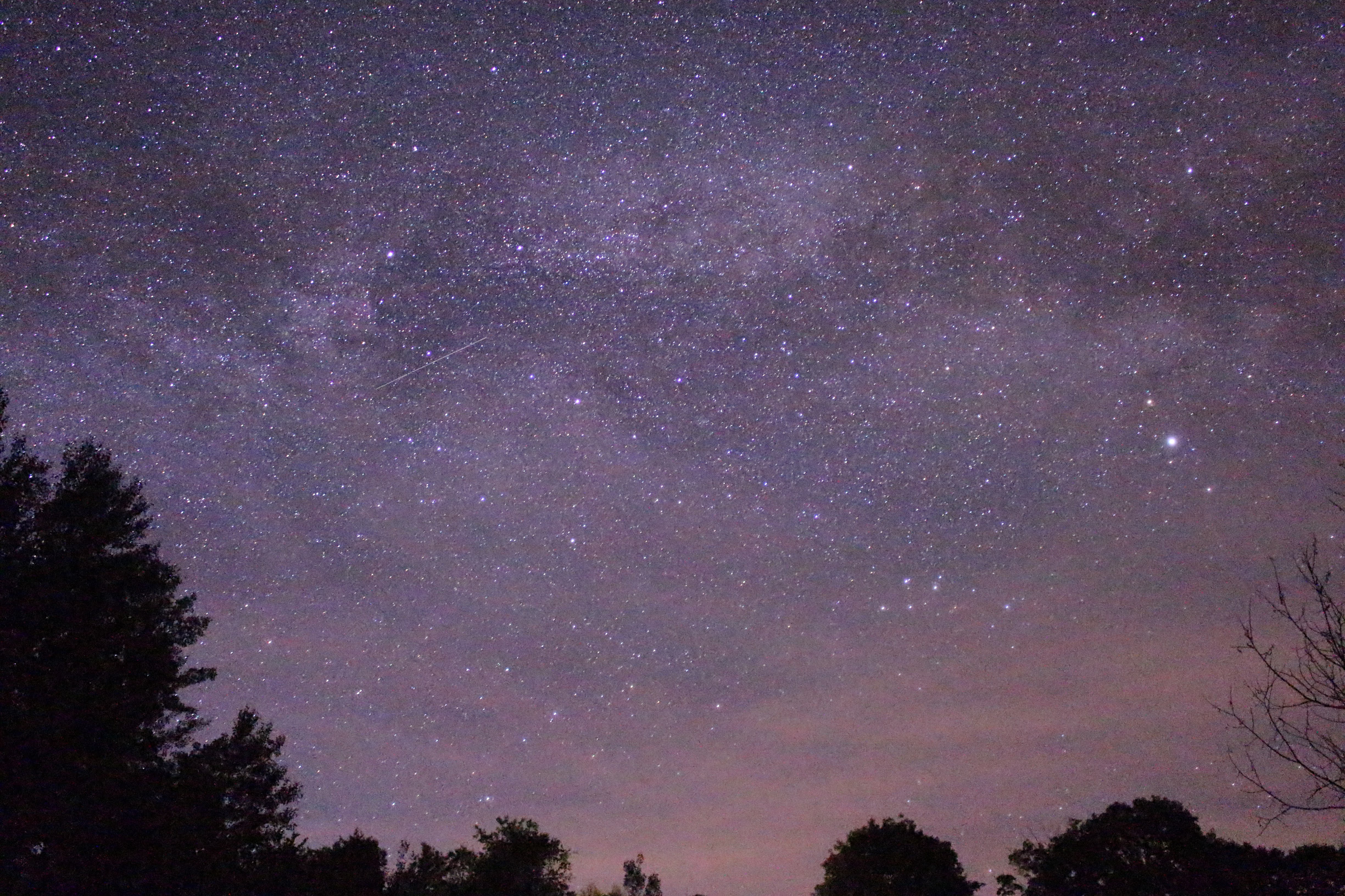 Spectacol astronomic în octombrie 2026: Când și cum pot fi văzute Orionidele în România