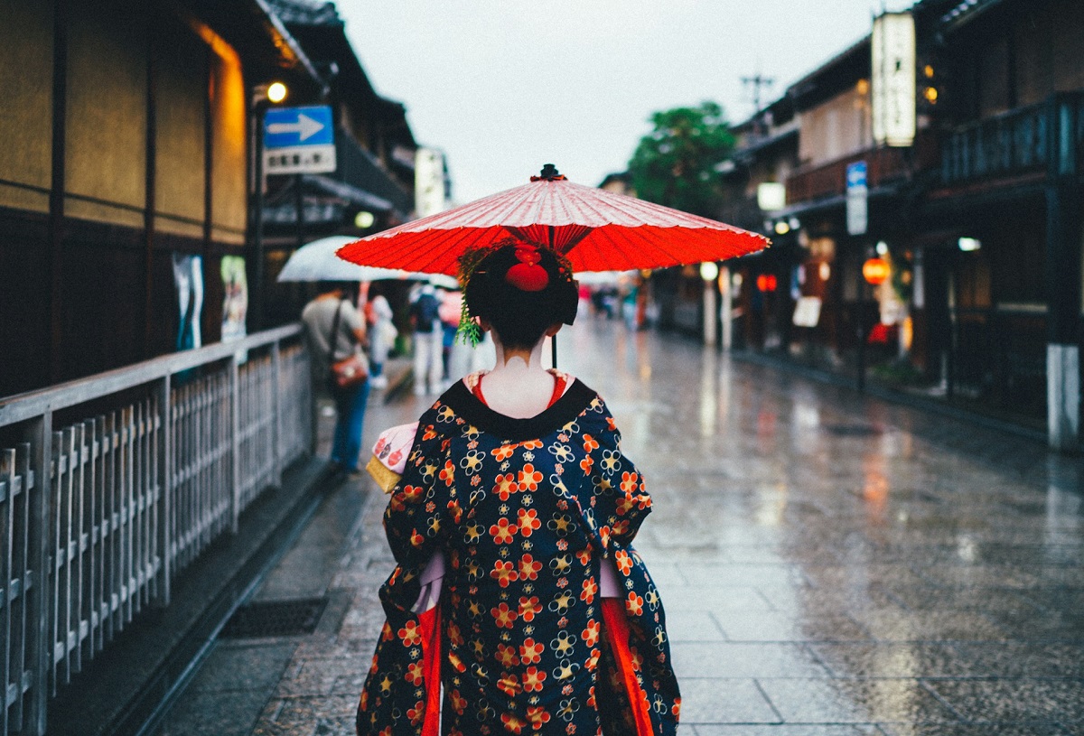Japonia analizează incriminarea clienților prostituatelor pentru a combate exploatarea sexuală