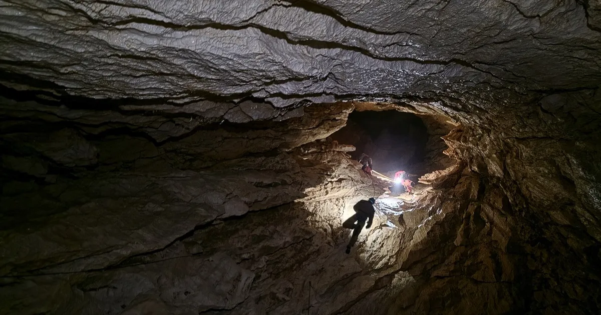 Record național de scufundare speologică în Piatra Craiului: au fost atinși minus 815 metri