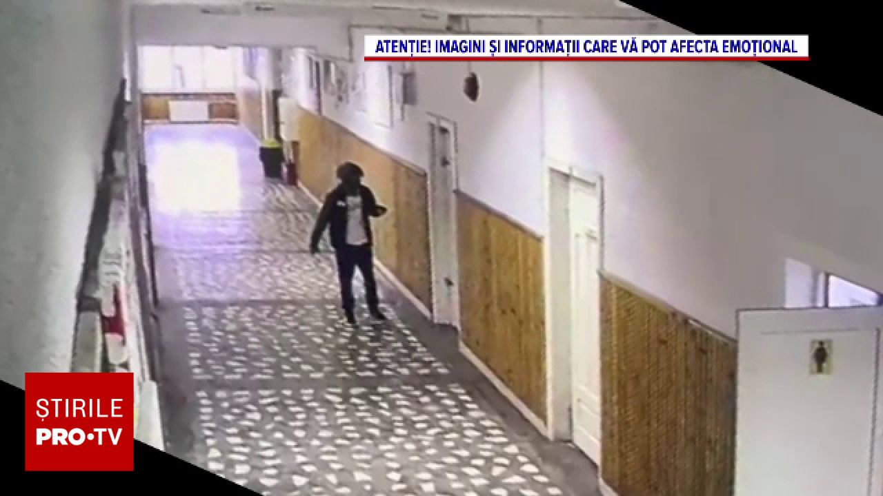 Atac violent într-o școală din Bistrița: elev de 13 ani a înjunghiat o profesoară și un coleg