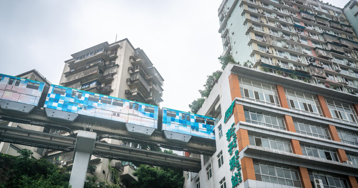 Căderea simbolului modernizării Chinei: Huang Qifan, fostul primar al Chongqing, a fost arestat