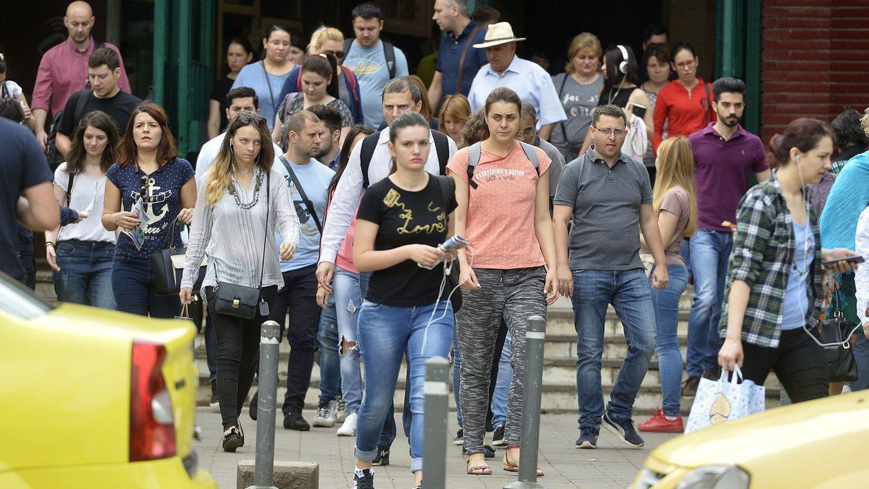 Criza demografică în România: orașele riscă să rămână fără tineri și forță de muncă