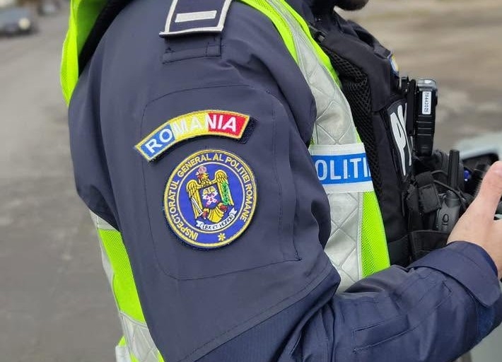 Accident pe Calea Griviței: O șoferiță a lovit un pieton, un biciclist și trei mașini în timp ce încerca să parcheze