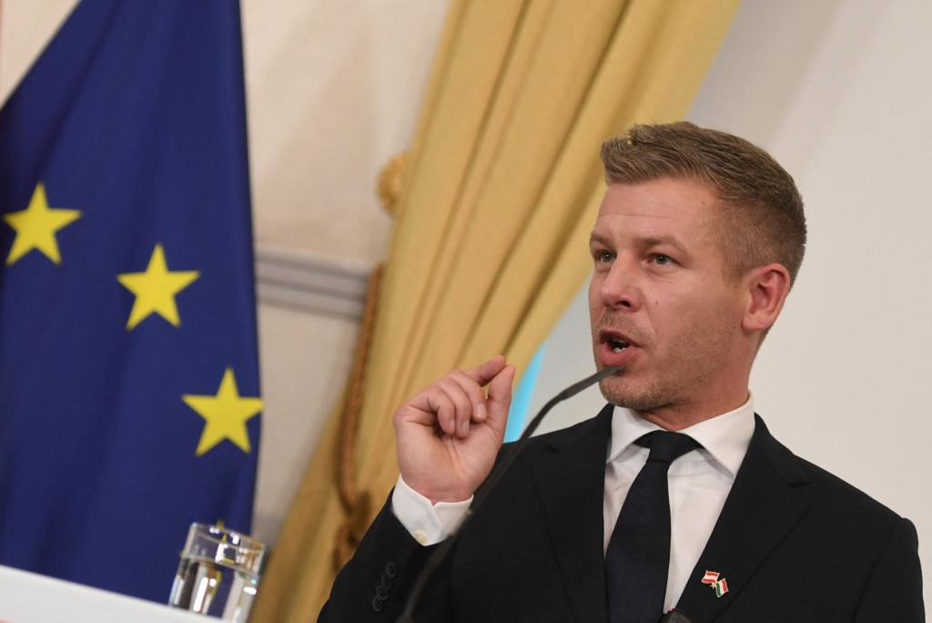 Peter Magyar a criticat România în Parlamentul Ungariei, invocând corupția și risipa de bani publici