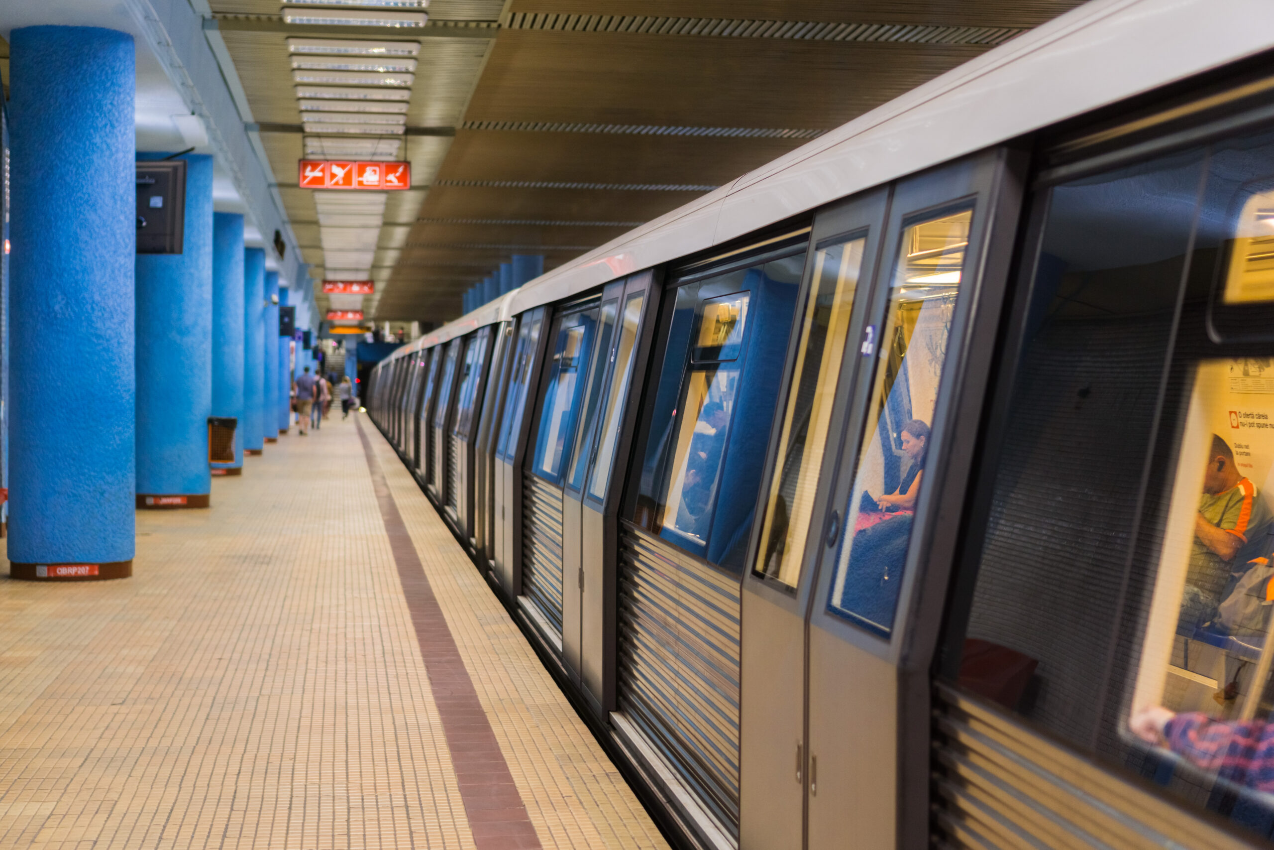 Incident tragic la metroul din București: un tânăr de 20 de ani a fost lovit de tren la stația Constantin Brâncoveanu