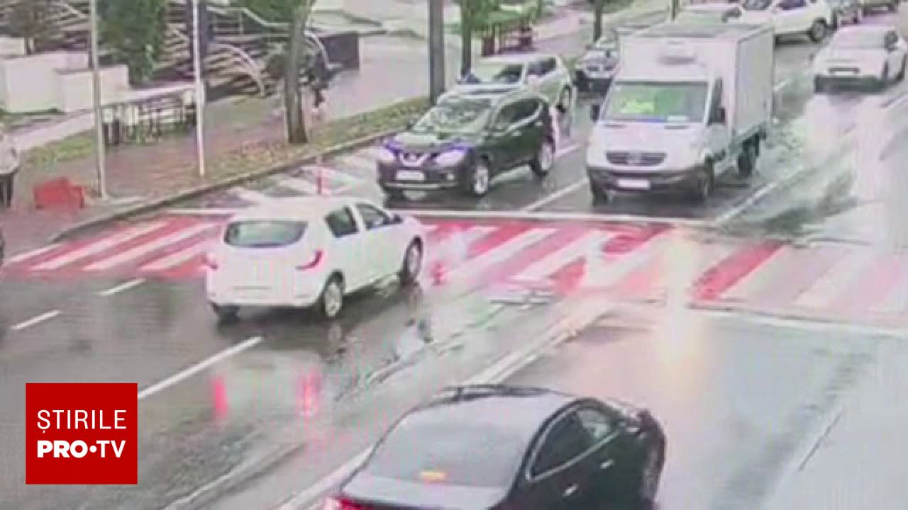 Un șofer de 76 de ani a circulat pe contrasens în Vaslui și a fost sancționat sever
