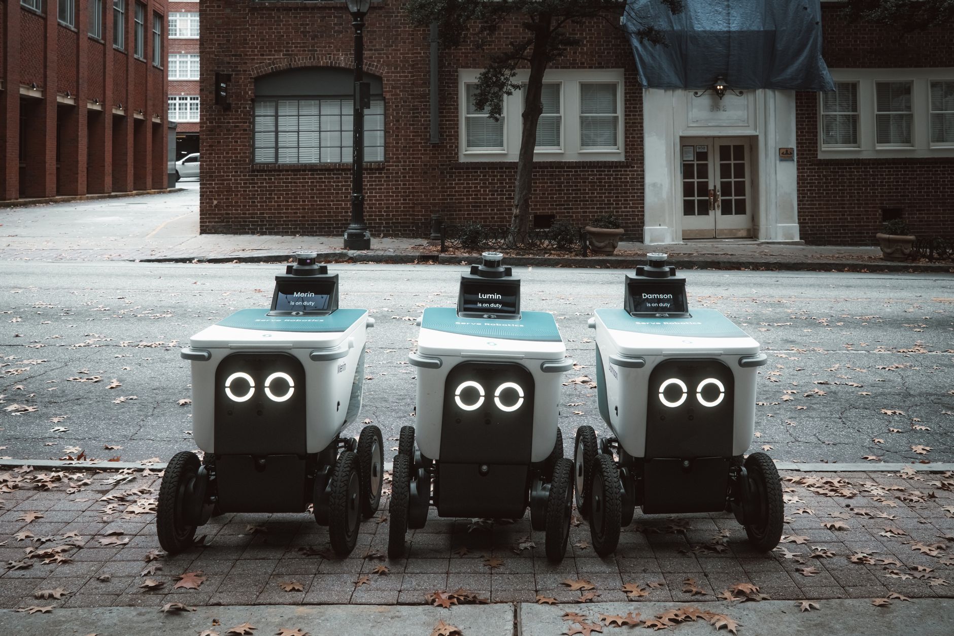 Pensionară de 78 de ani arestată în Philadelphia după ce a blocat un robot de livrare