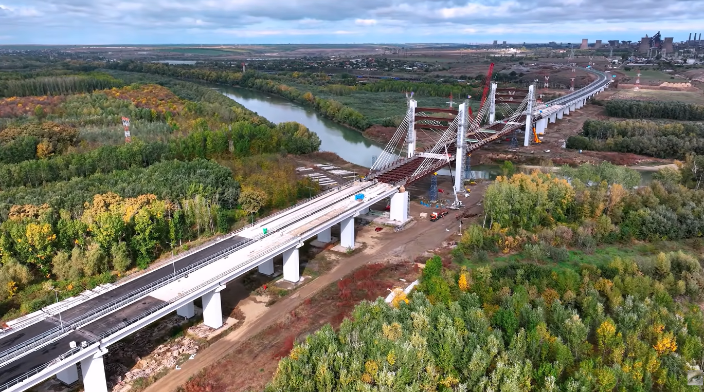 Drumul Expres Brăila – Galați: Podul peste Siret este în plină construcție, jumătate din hobane au fost montate