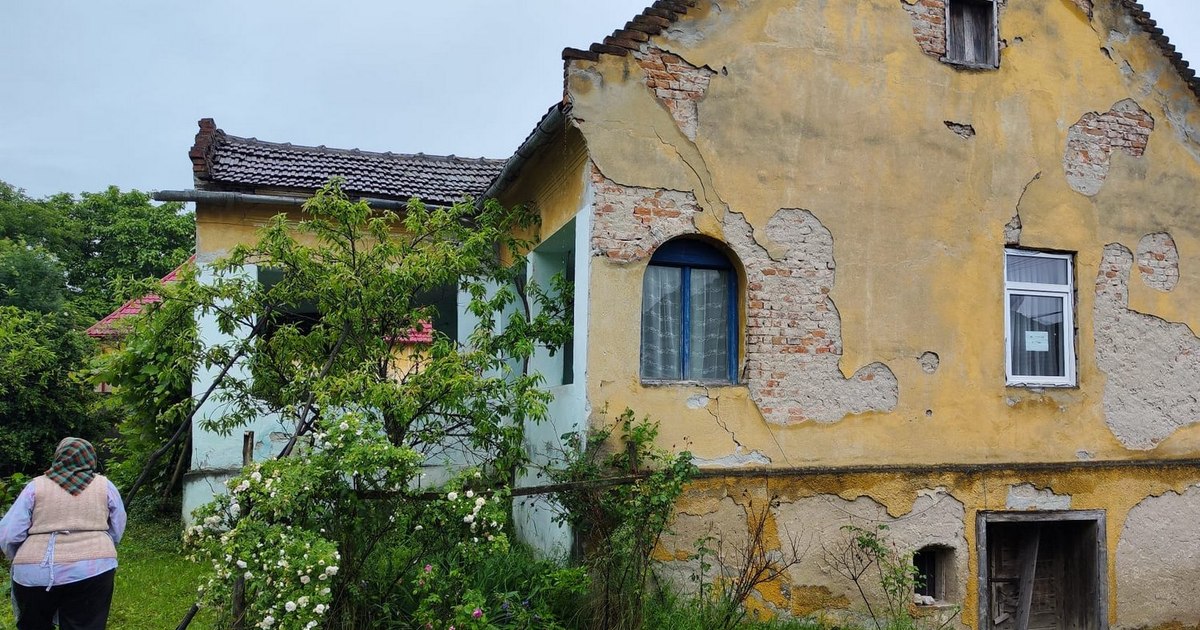 Atenție la casele vechi de la țară: renovarea poate fi cu 40% mai scumpă decât o construcție nouă