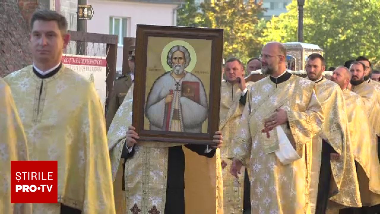 Alba Iulia devine centru de pelerinaj: Moaștele Sfântului Gheorghe Pelerinul au ajuns la Catedrala Reîntregirii