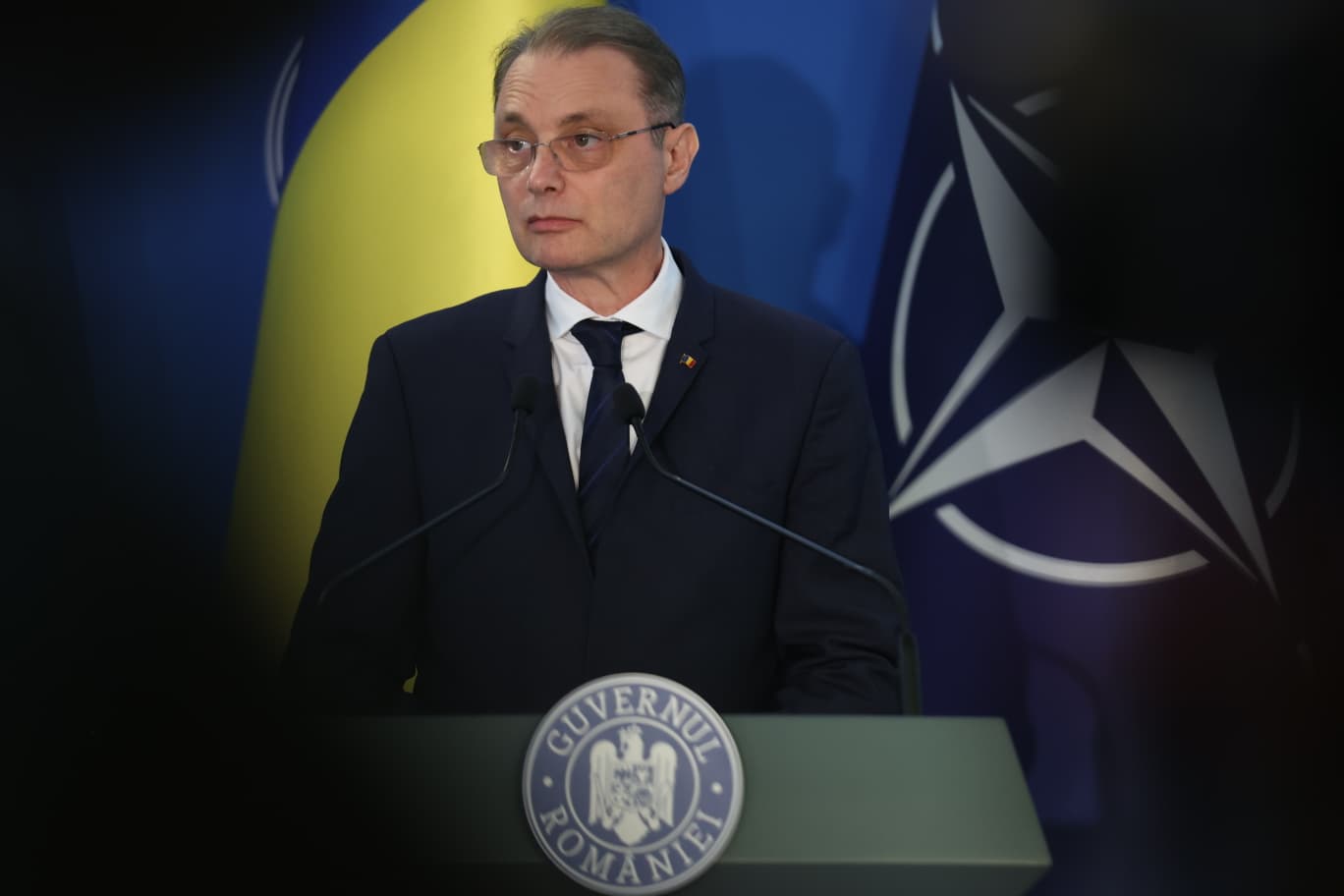 Premierul Luca Niculescu a oferit răspunsuri vagi despre viitorul Pilonului 2 de pensii