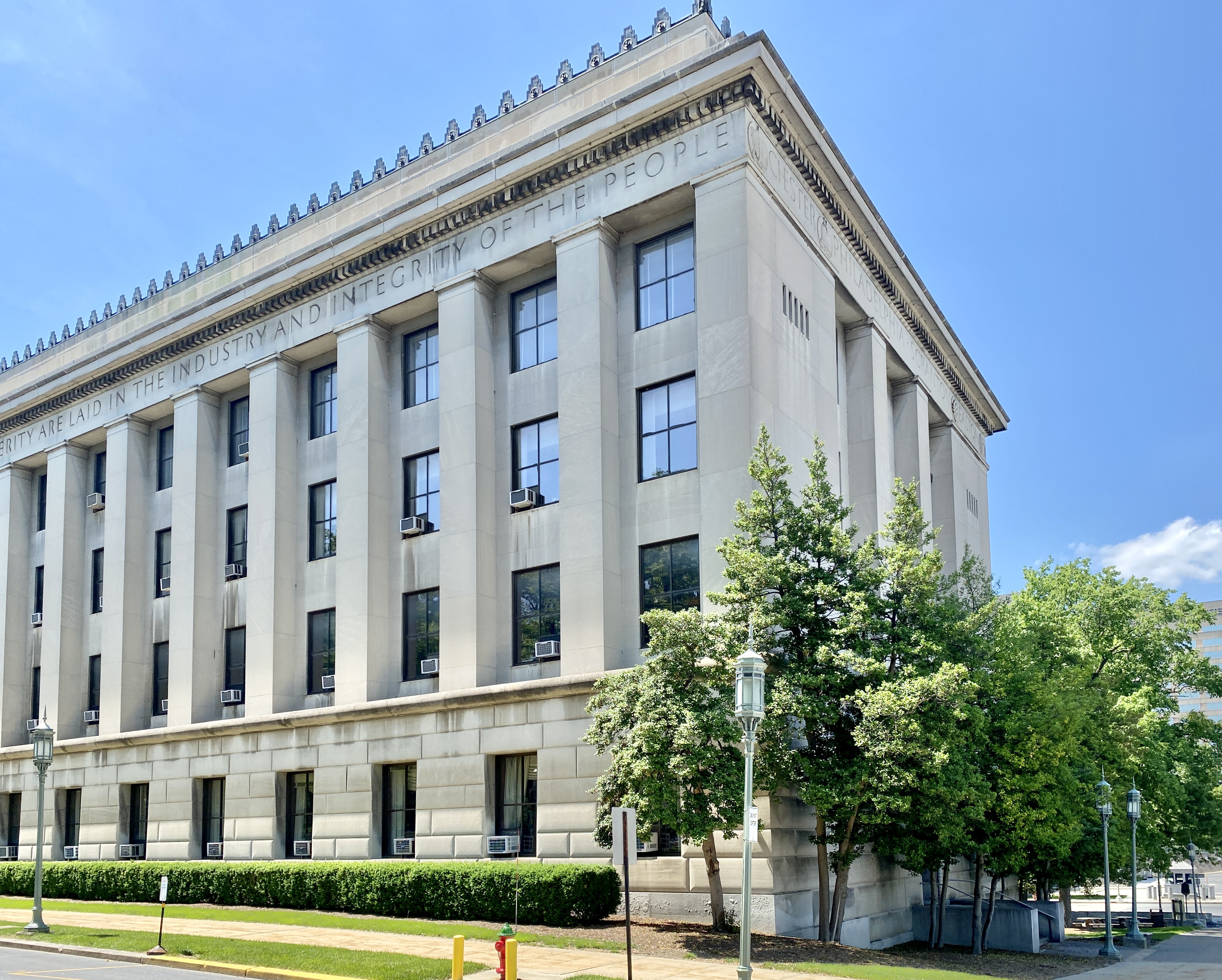 Premierul Luca Niculescu asigură că Pilonul 2 de pensii nu va fi modificat și nici banii nu vor fi folosiți în alte scopuri