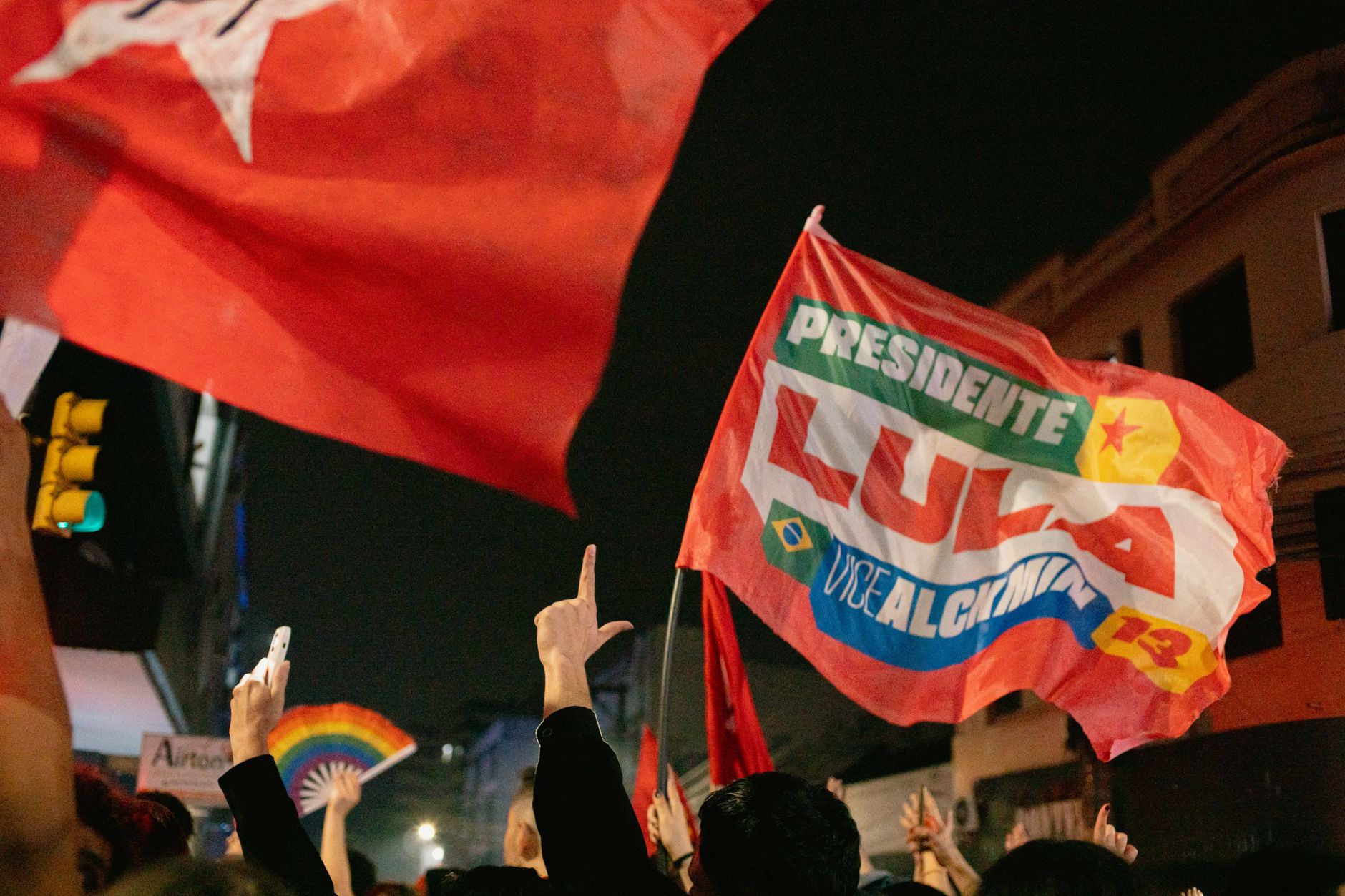 Revoltele violente din Franța pot schimba echilibrul politic pentru alegerile prezidențiale din 2027