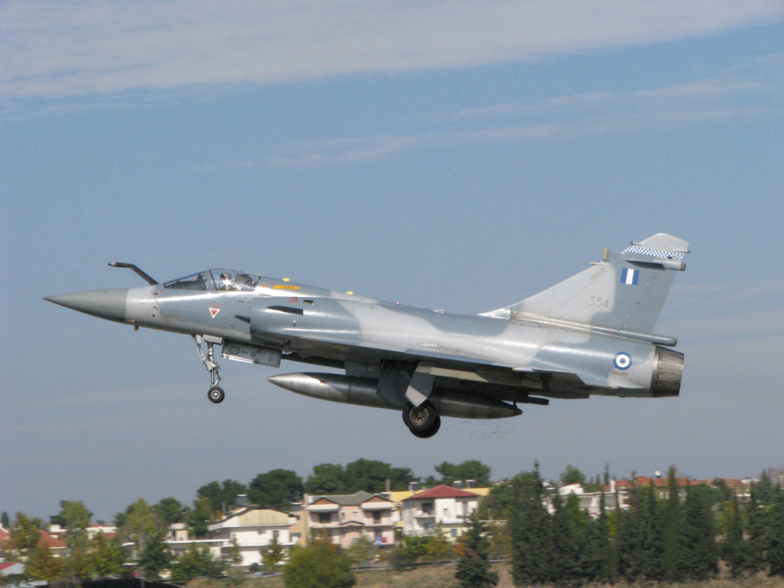 Un avion de vânătoare Mirage 2000D s-a prăbușit în Franța în timpul unui zbor de antrenament