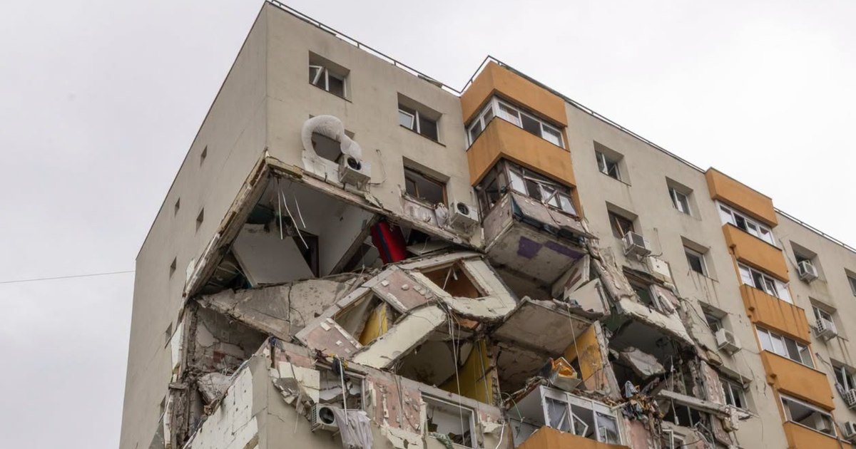 Încep lucrările de punere în siguranță a blocului afectat de explozia din Rahova