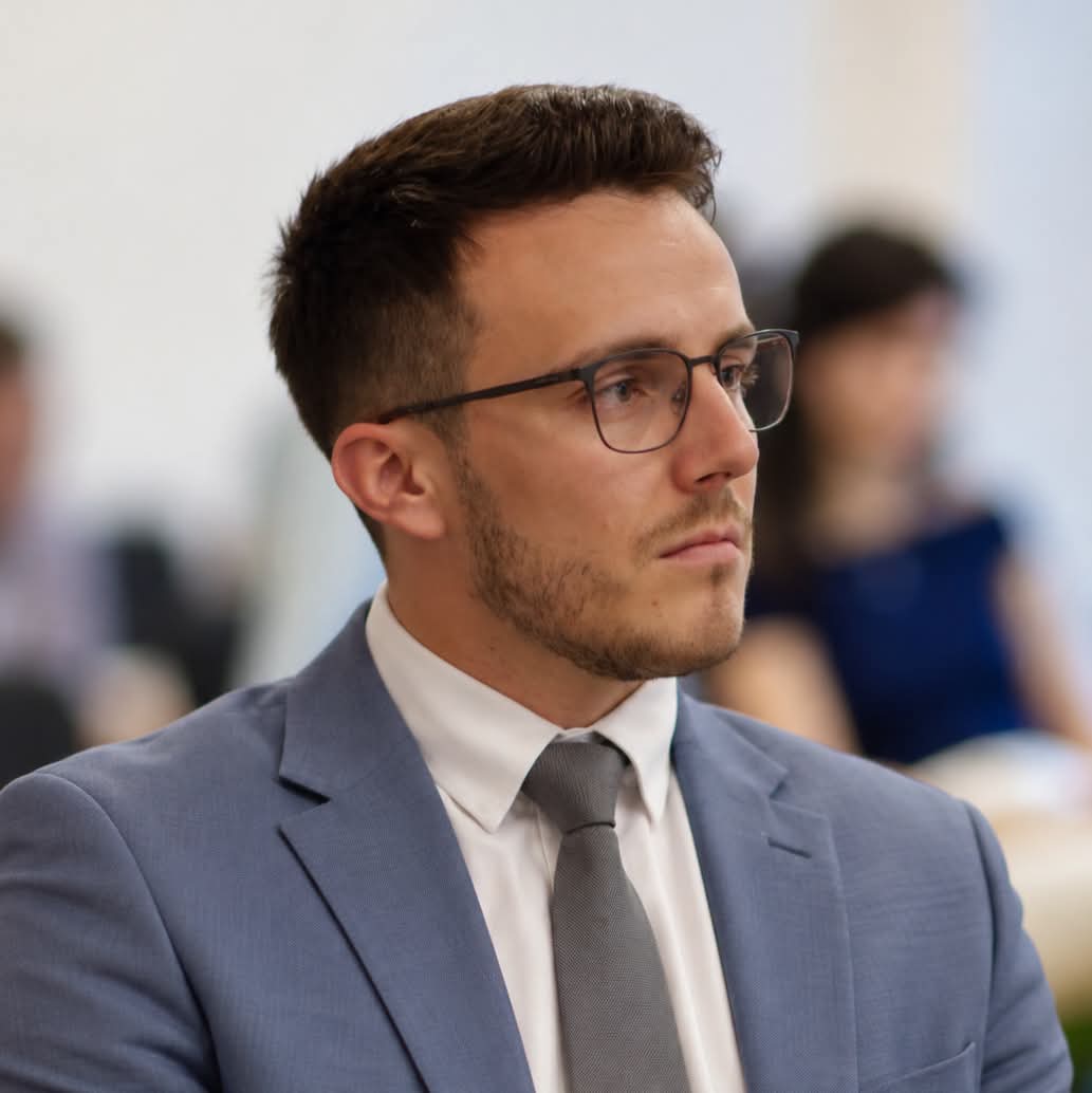 Profesorul Petruț Rizea cere protecție legală pentru dascăli după incidentul din Bistrița