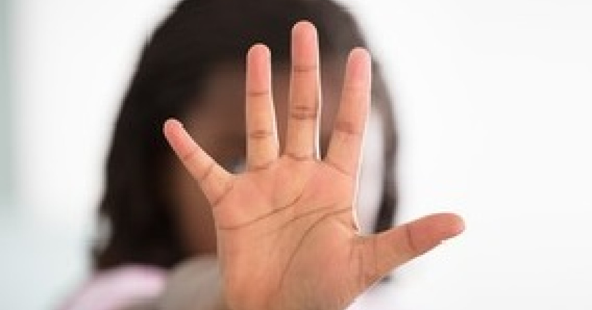 Un preot din Vaslui a fost arestat preventiv pentru agresiuni sexuale asupra a două minore