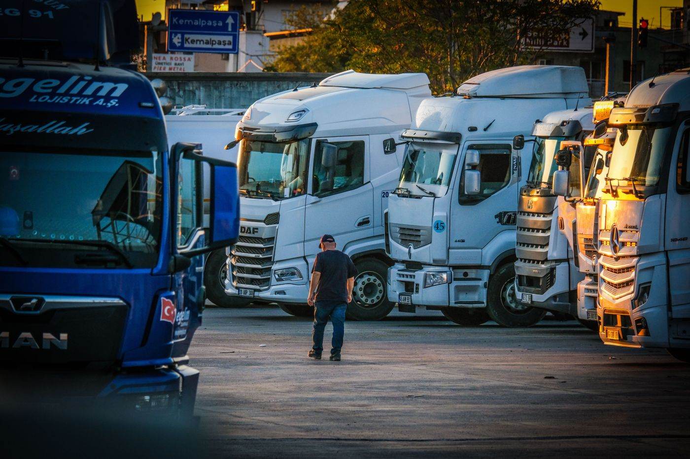 Retailerii din Italia avertizează că protestele transportatorilor pot cauza penurie de alimente