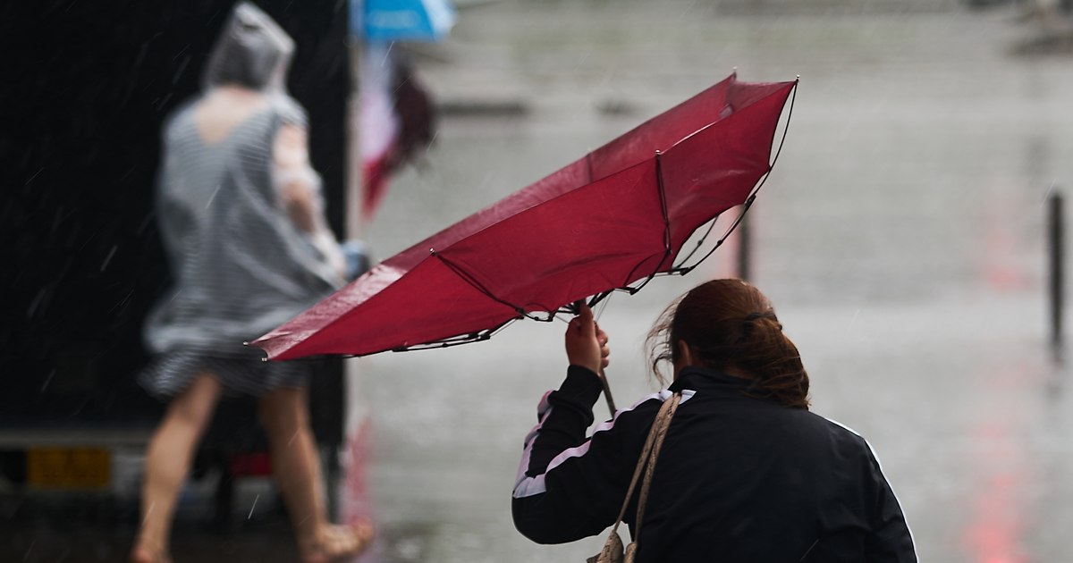 Vremea se schimbă în România: ploi, vânt puternic și temperaturi în scădere înainte de weekend